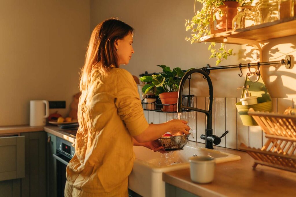 5 Plastic-Free Kitchen Swaps I Made After Talking to Experts
