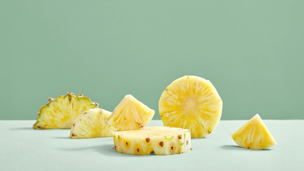 How to Avoid a Burning Tongue From Eating Pineapple How to Avoid a Burning Tongue From Eating Pineapple