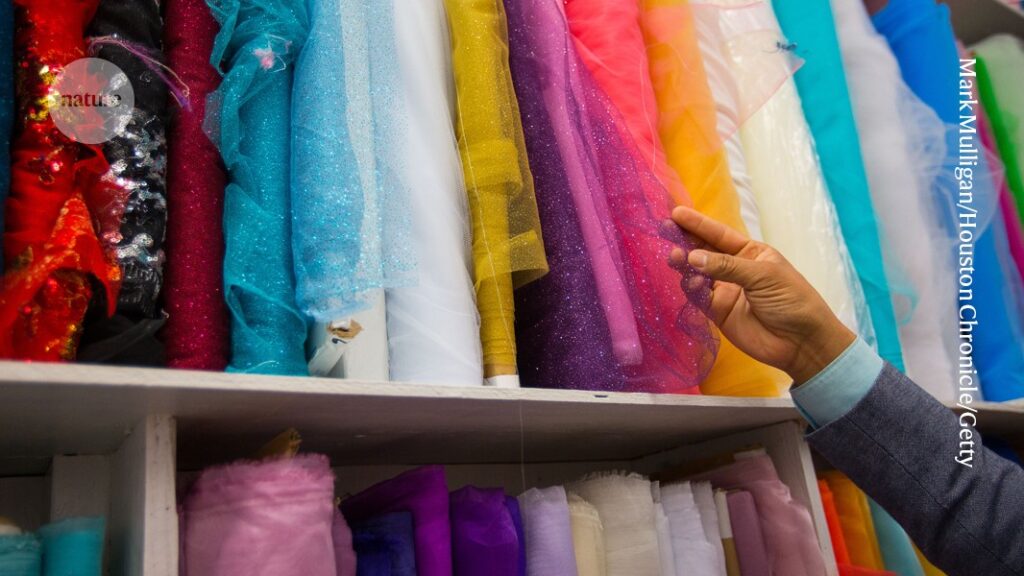 Bacterial cooperative weaves sustainable rainbow materials