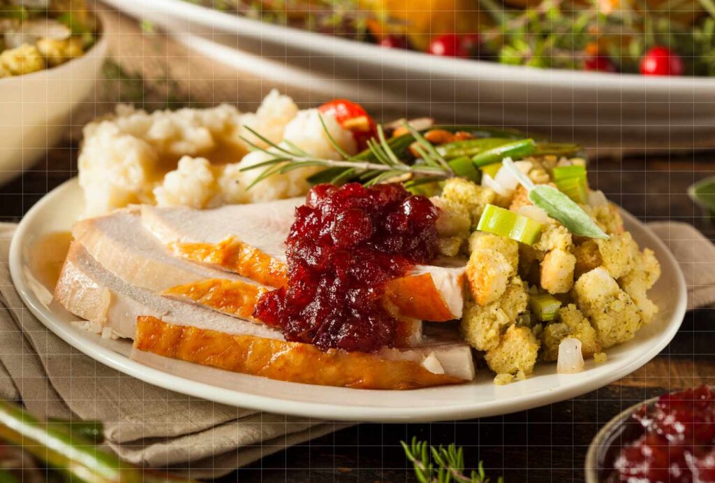 Chefs Share Their Favorite Brand of Store-Bought Canned Cranberry Sauce