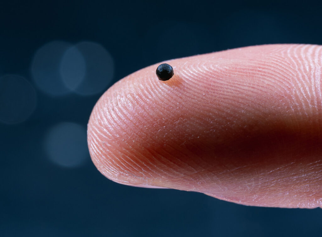 Magnetically Guided Microrobots Deliver Drugs with Pinpoint Accuracy Magnetically Guided Microrobots Deliver Drugs with Pinpoint Accuracy