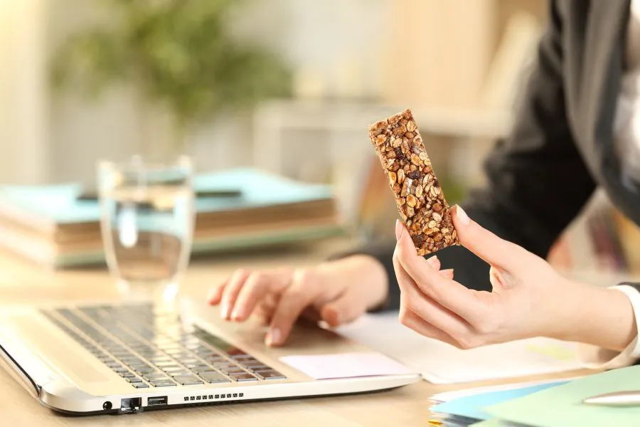 UK “healthy” snack bars found high in sugar and fat, study warns mainsitelogo